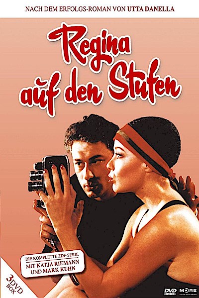 Regina auf den Stufen